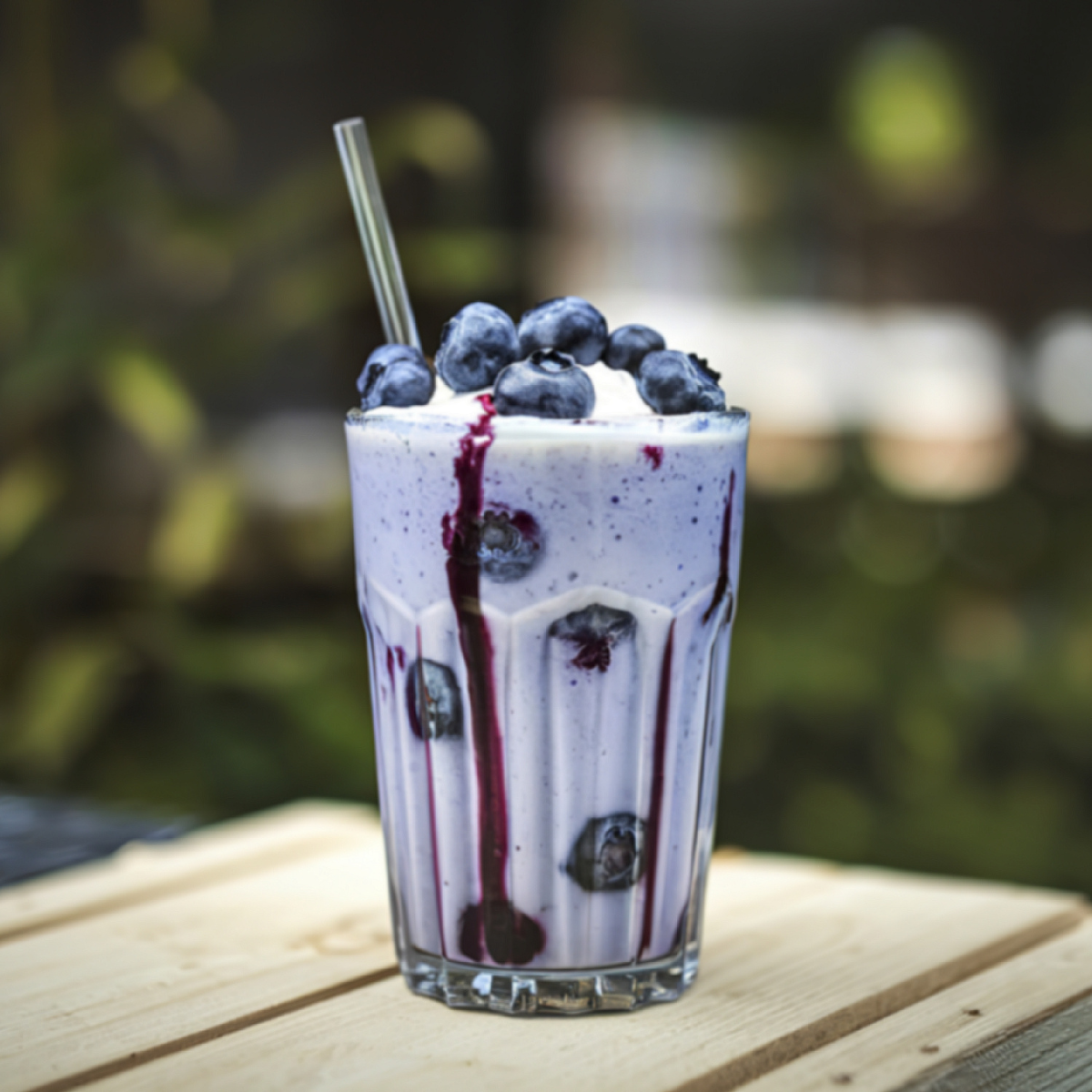 creamy blueberry smoothie with real berry flavor for cafés bubble tea shops and dessert menus