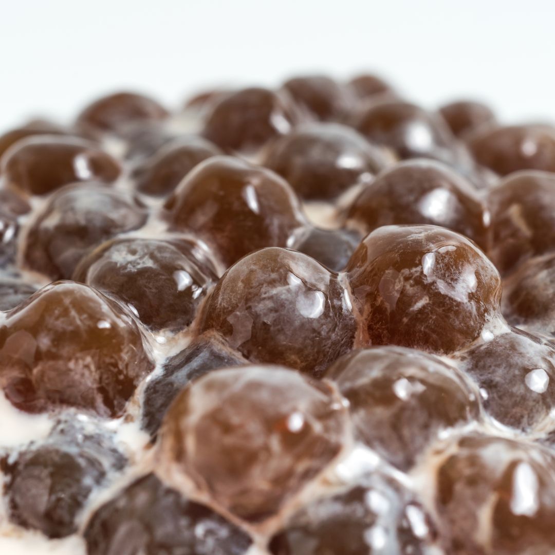 Freshly cooked chewy tapioca pearls, perfect for bubble tea, milk tea, fruit tea, and brown sugar boba drinks