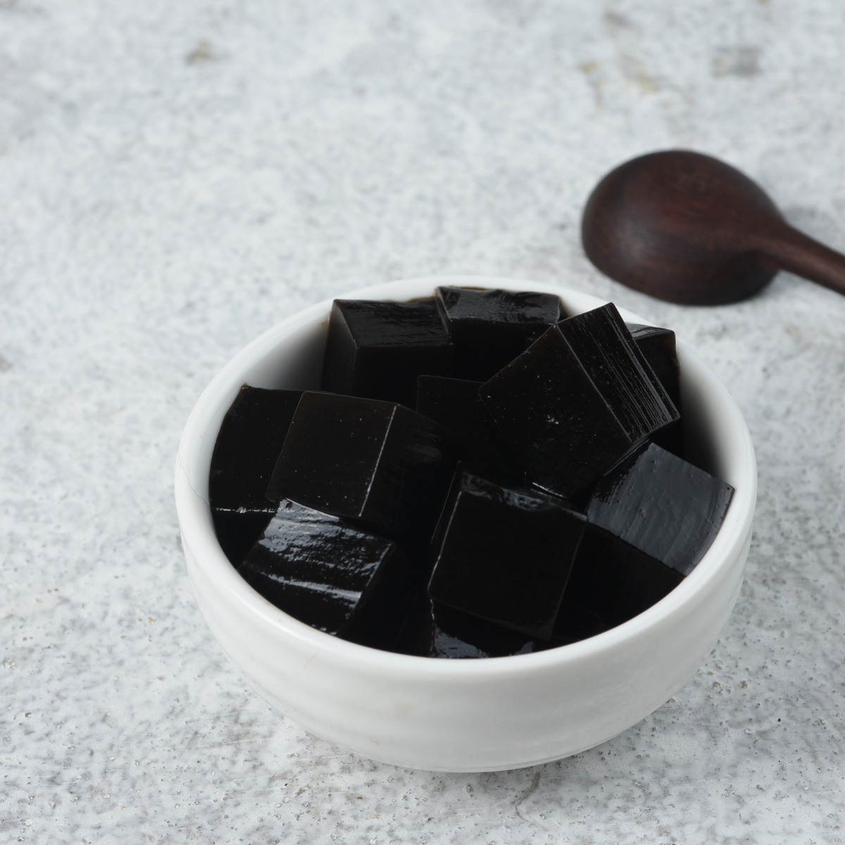 grass-jelly-cubes-herbal-topping